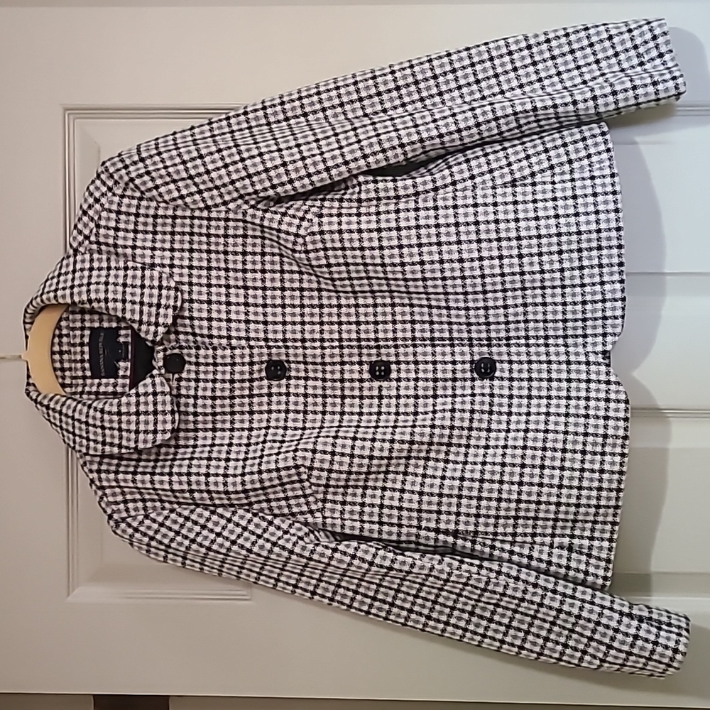Banana Republic wool blend black/white/gray check jacket. Size 8, fits 6.